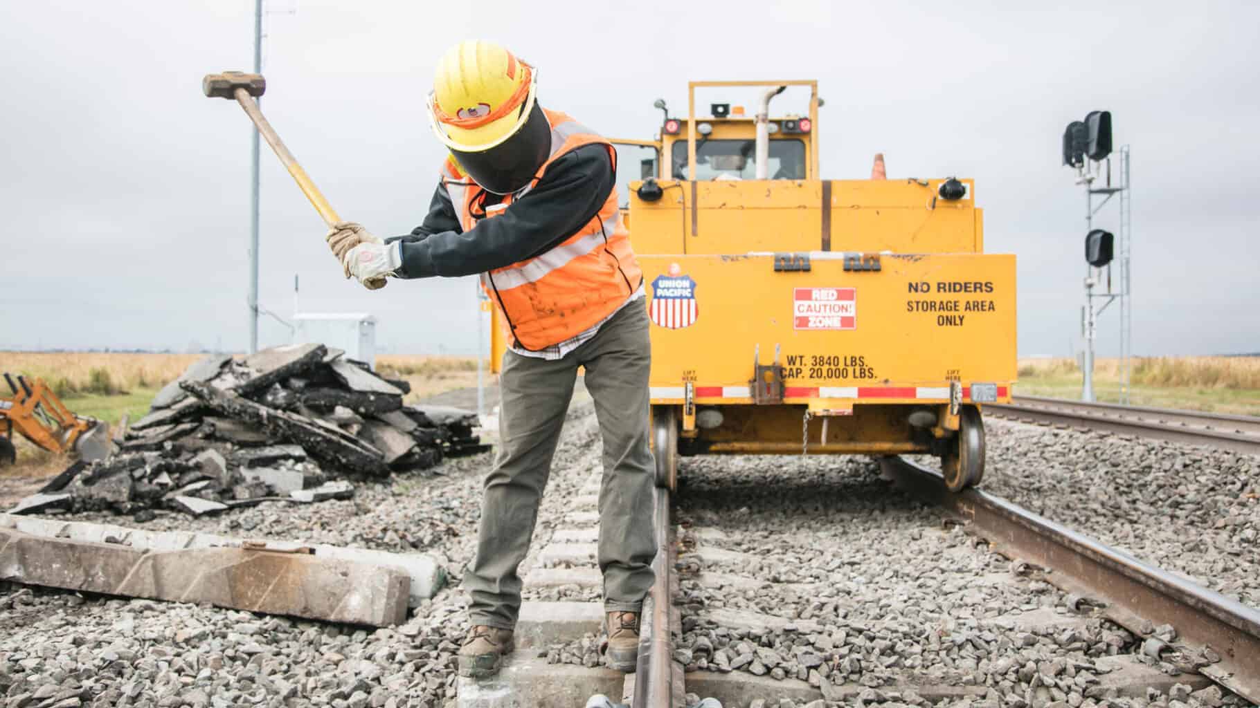 railroad-construction-workers-compensation-underwrite-insurance-svcs